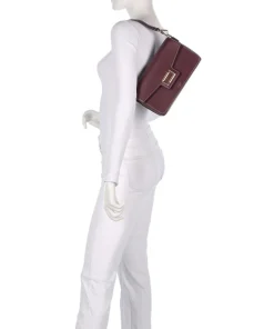 Angele M Schultertasche fein genarbtes Rindsleder brombeer