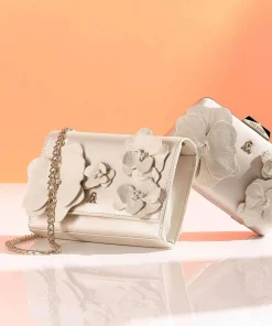 BFLORALS Schultertasche Polyurethane elfenbein