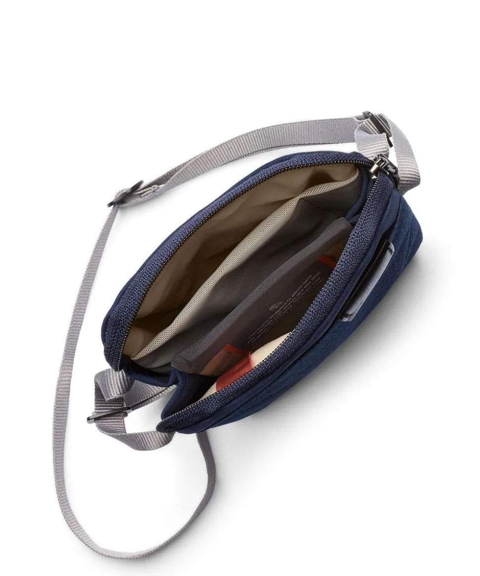 City Umhängetasche recyceltes Nylon navy