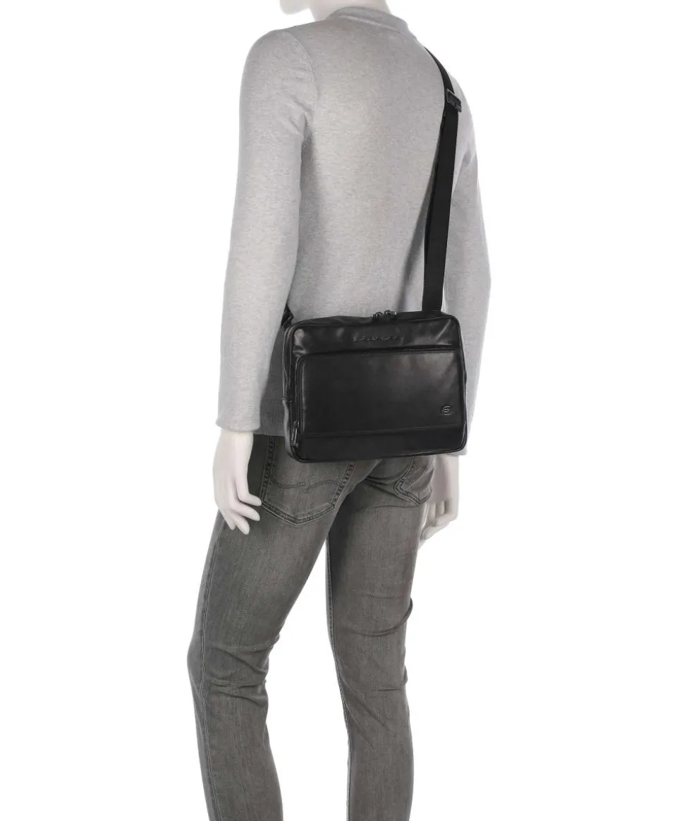 W136 Umhängetasche fein genarbtes Rindsleder schwarz